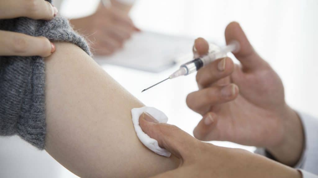 how do vaccines work